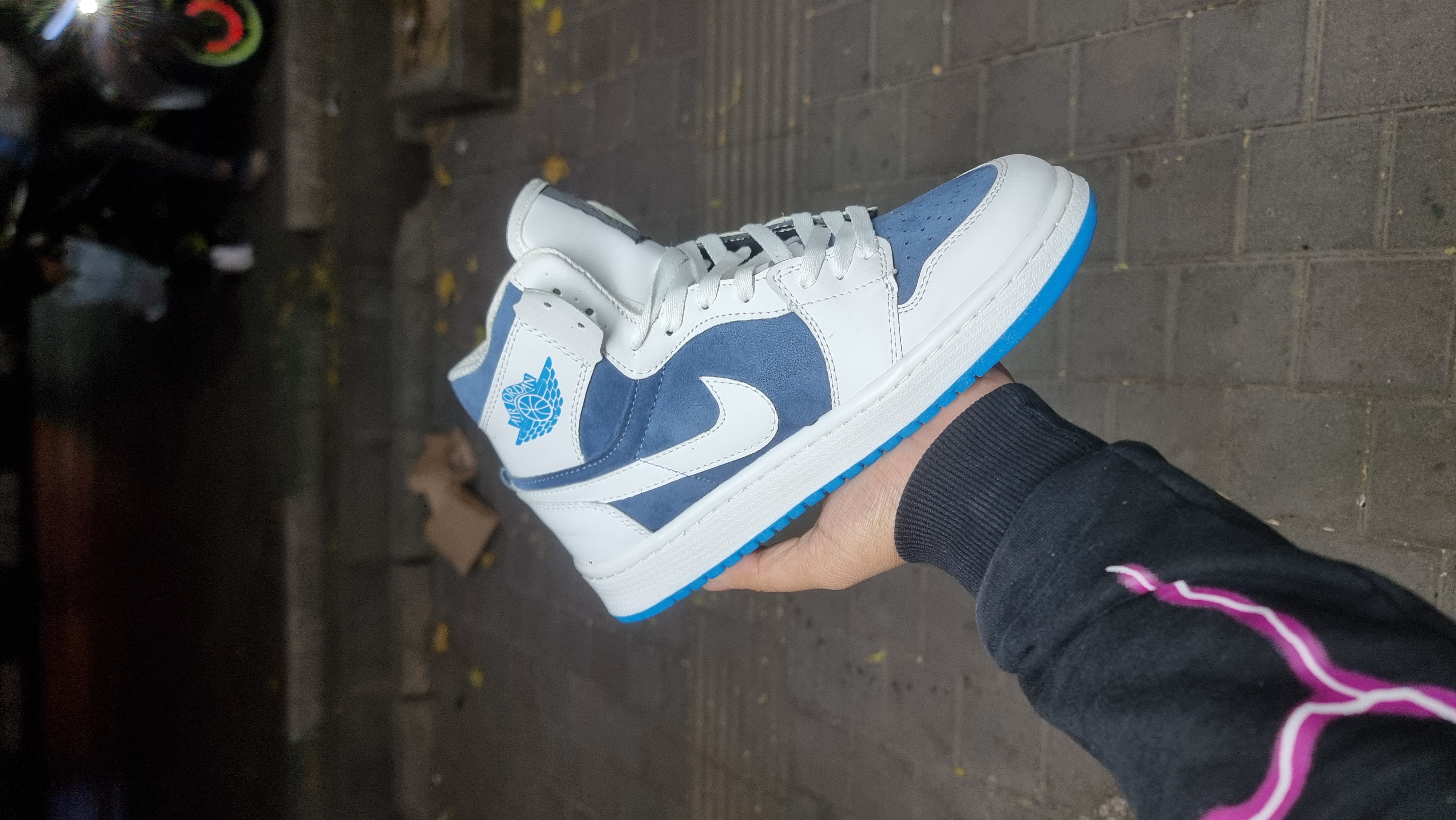 جردن وان سفید سرمه ای