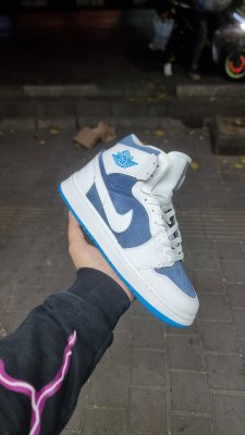 جردن وان سفید سرمه ای