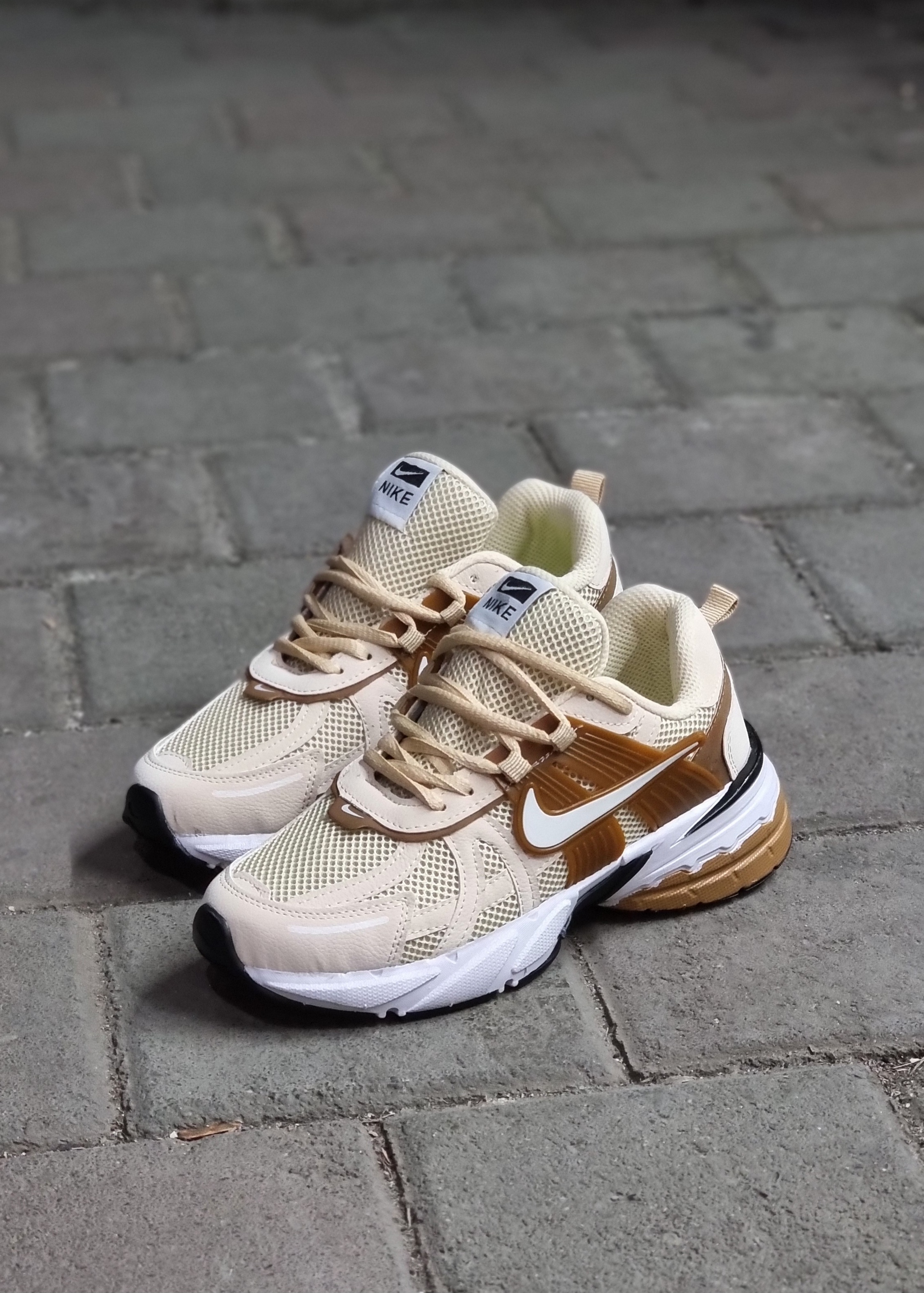 کتونیv2k عسلی